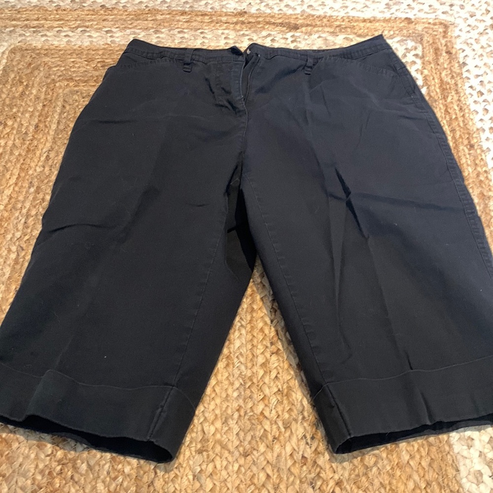 black capris/bermuda shorts